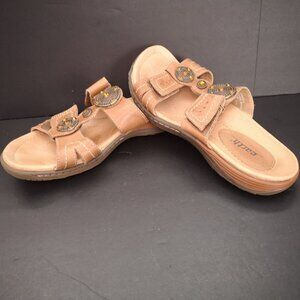Earth Ladies Size 9B Sand Slip On Leather Metal w/ Rhinestones Papaya Sandals